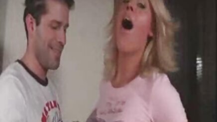 Kabarcık eski yeşilçam porno filmleri Popo Emma Cummings 420 İçin Ayak Bileklerini Kapmak