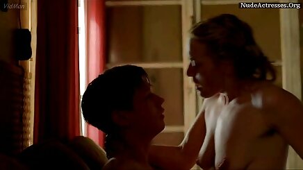 Bir masa üzerinde porno yeşilçam türk kendini Tamara Lee-garip sahne